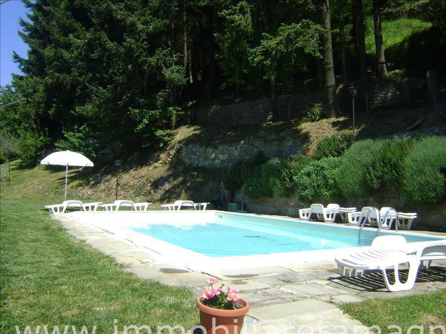 Casale  in  Vendita  a Firenze   20 vani  650 mq  foto 5