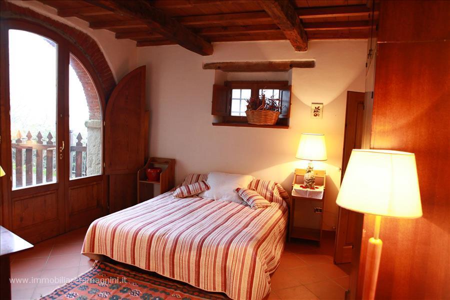 Casale  in  Vendita  a Firenze   20 vani  650 mq  foto 8
