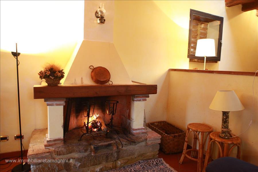 Casale  in  Vendita  a Firenze   20 vani  650 mq  foto 9