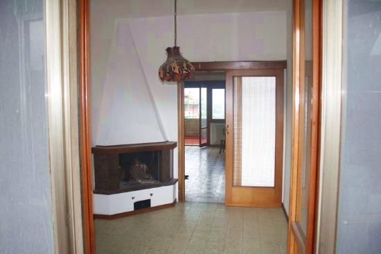 Appartamento in  Vendita  a Perugia   7 vani  110 mq  foto 3