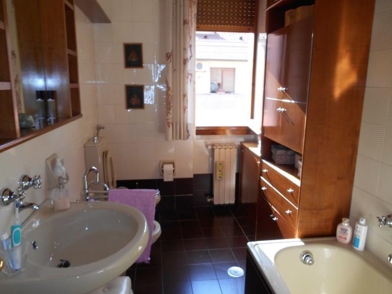 In appartamento in  Vendita  a Prato   8 vani  250 mq  foto 9