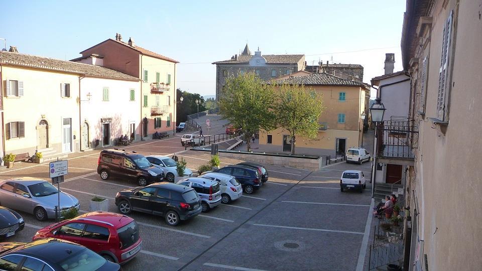 Appartamento in  Affitto  a Baschi   quadrilocale   60 mq  foto 1