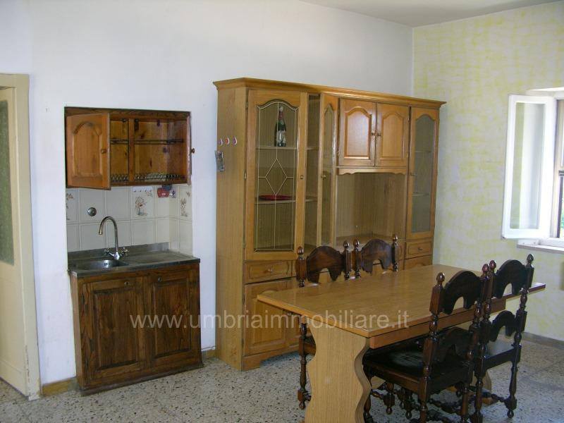 Appartamento in  Vendita  a Gualdo Cattaneo   quadrilocale   77 mq  foto 3
