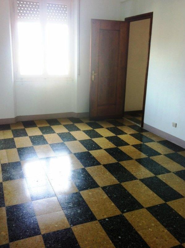 Appartamento in  Affitto  a Imperia zona Porto Maurizio  9 vani  190 mq  foto 5