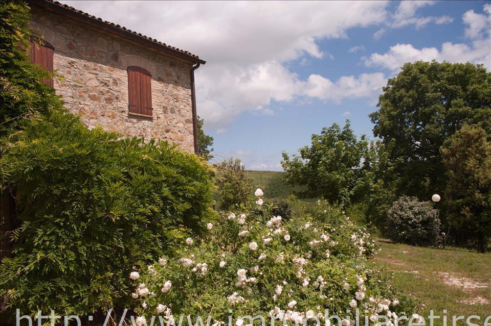 Casale  in  Vendita  a Orvieto   9 vani  230 mq  foto 7