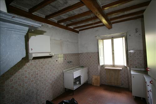 Casa singola in  Vendita  a Cortona    240 mq  foto 4