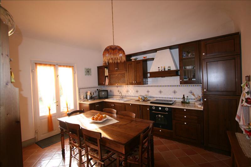 Casa singola in  Vendita  a Montepulciano   9 vani  283 mq  foto 5
