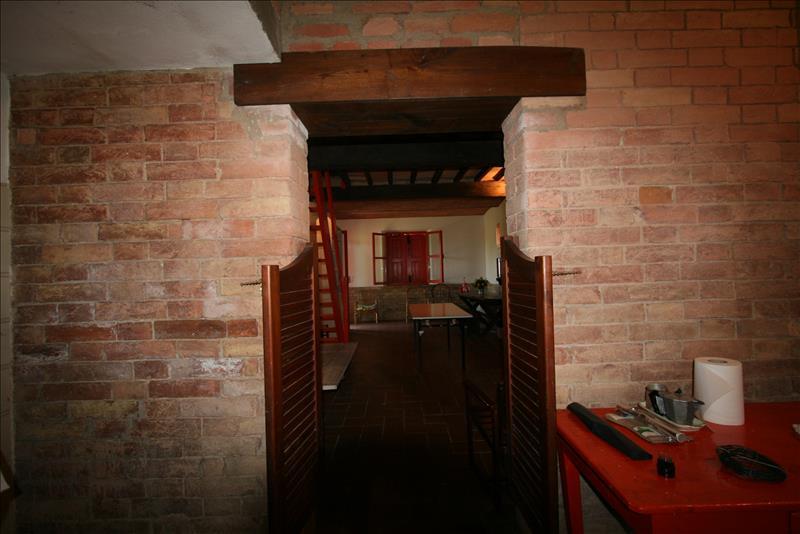Casale  in  Vendita  a Torrita di Siena   7 vani  100 mq  foto 3