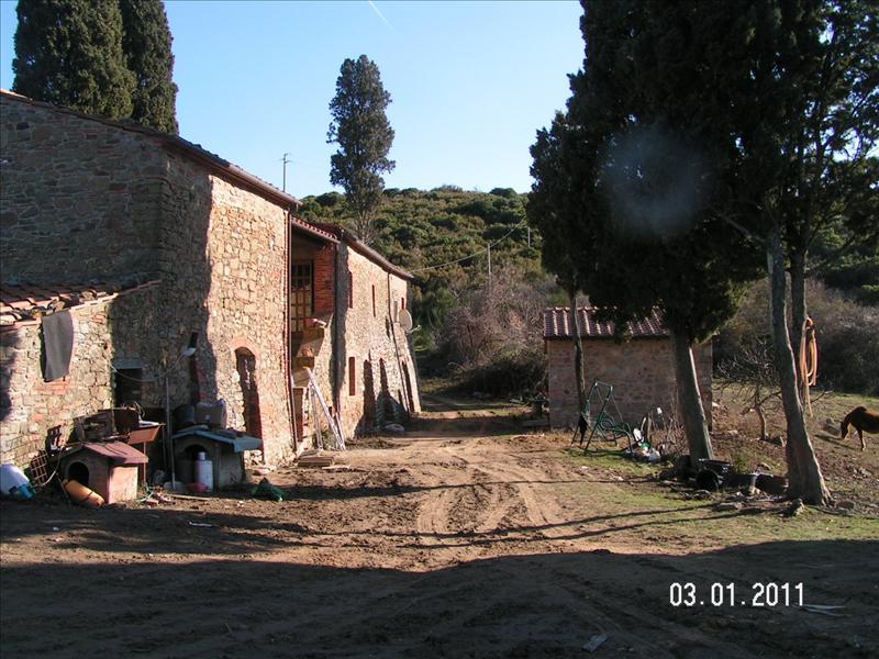 Villa in  Vendita  a Bucine    360 mq  foto 2