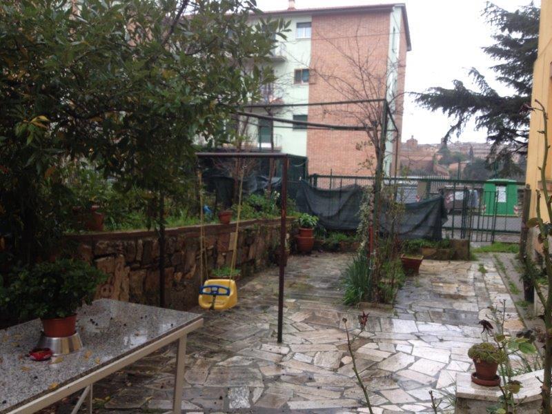 Appartamento in  Vendita  a Siena   trilocale   65 mq  foto 5