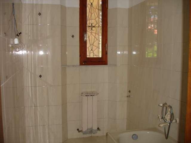 Villa in  Vendita  a Castelfranco di Sotto   9 vani  280 mq  foto 7
