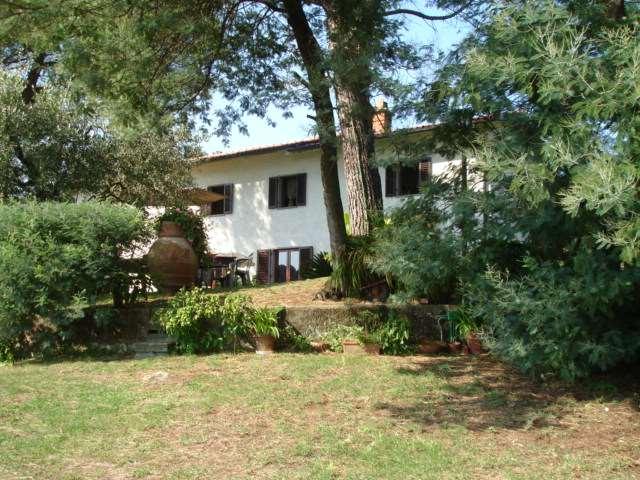 Casale  in  Vendita  a Monsummano Terme   5 vani  270 mq  foto 2